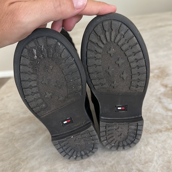 Tommy Hilfiger boots - Picture 5 of 7